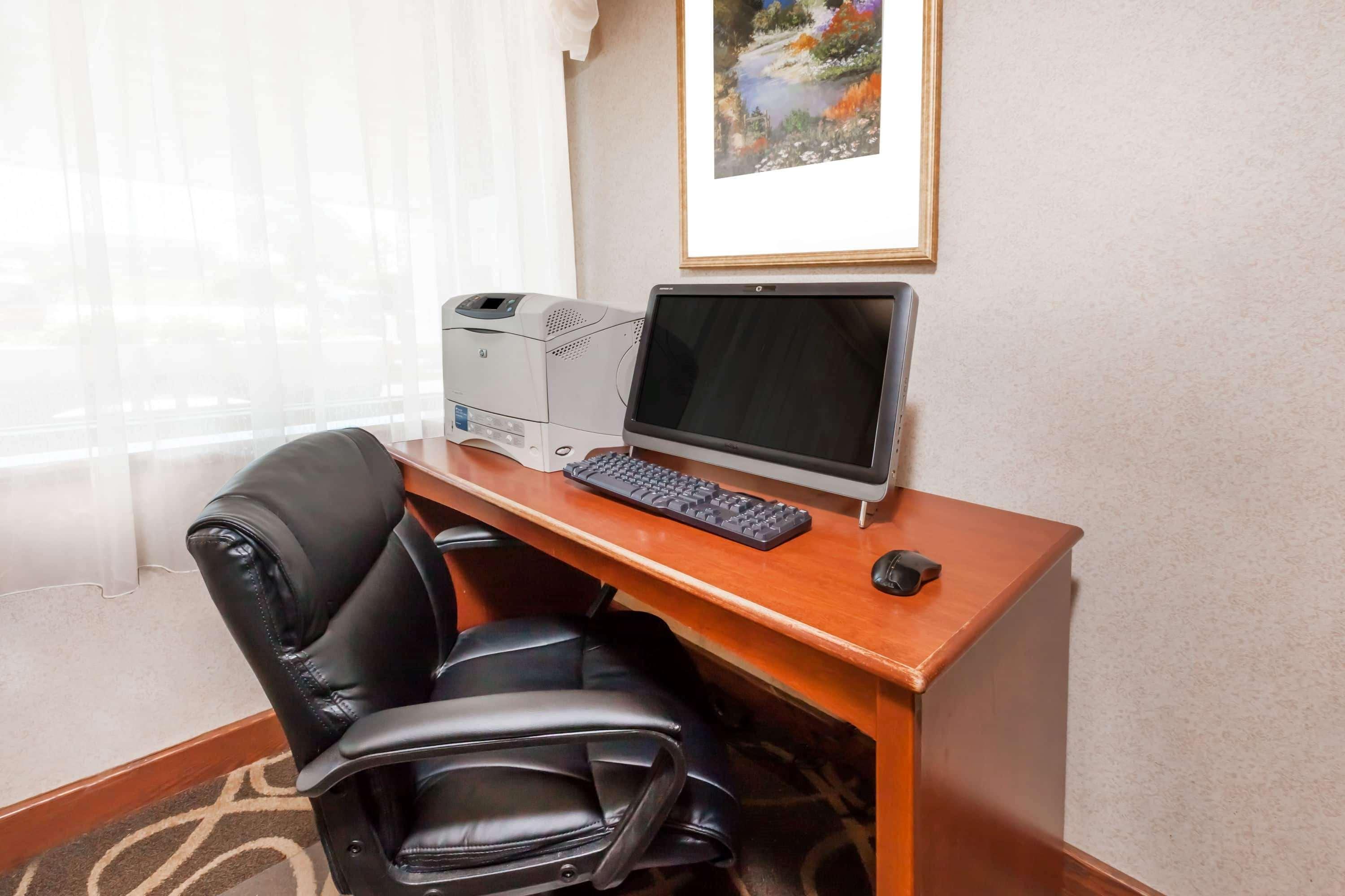 Baymont By Wyndham Grand Rapids Airport Hotel Cascade Екстериор снимка
