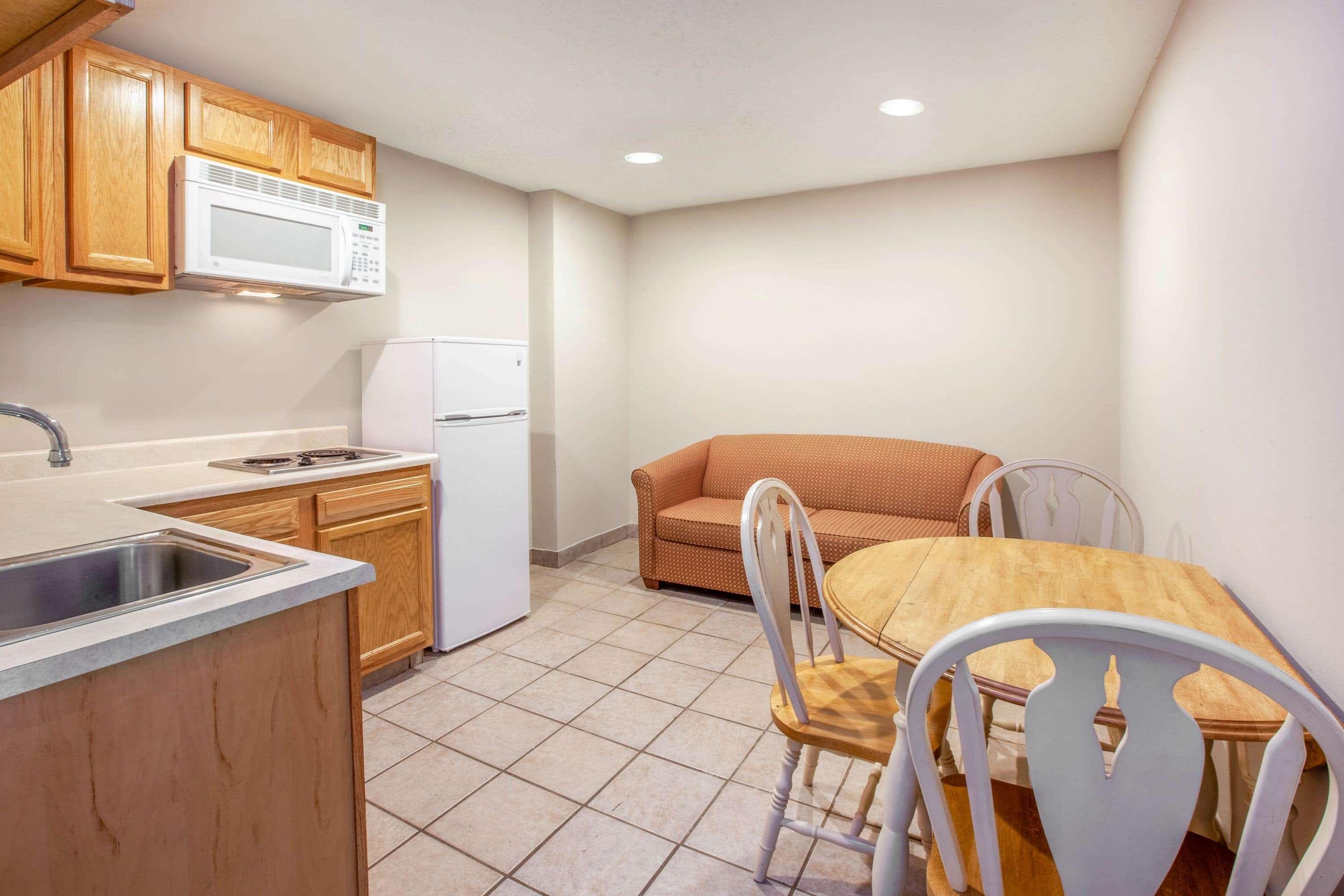 Baymont By Wyndham Grand Rapids Airport Hotel Cascade Екстериор снимка