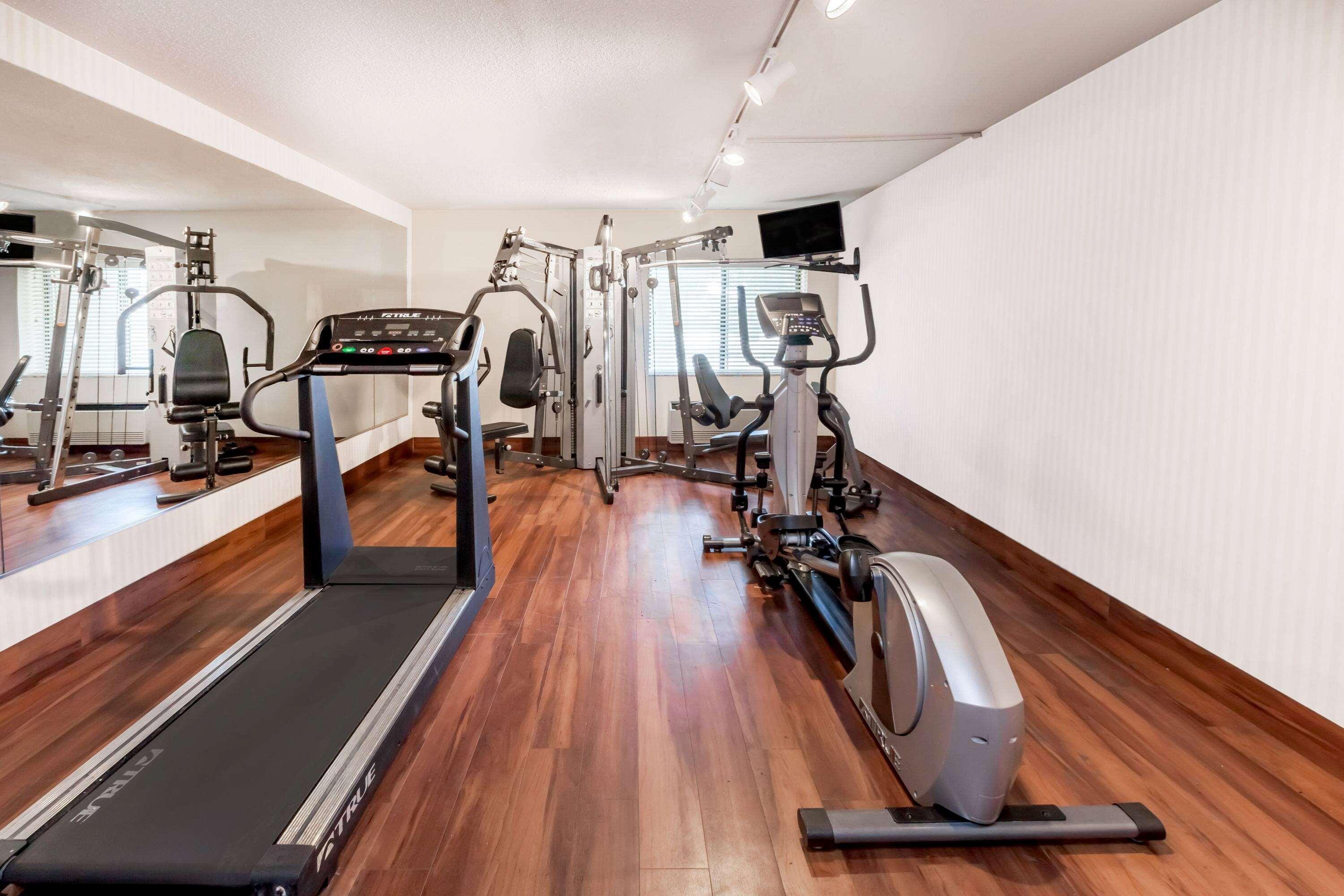 Baymont By Wyndham Grand Rapids Airport Hotel Cascade Екстериор снимка