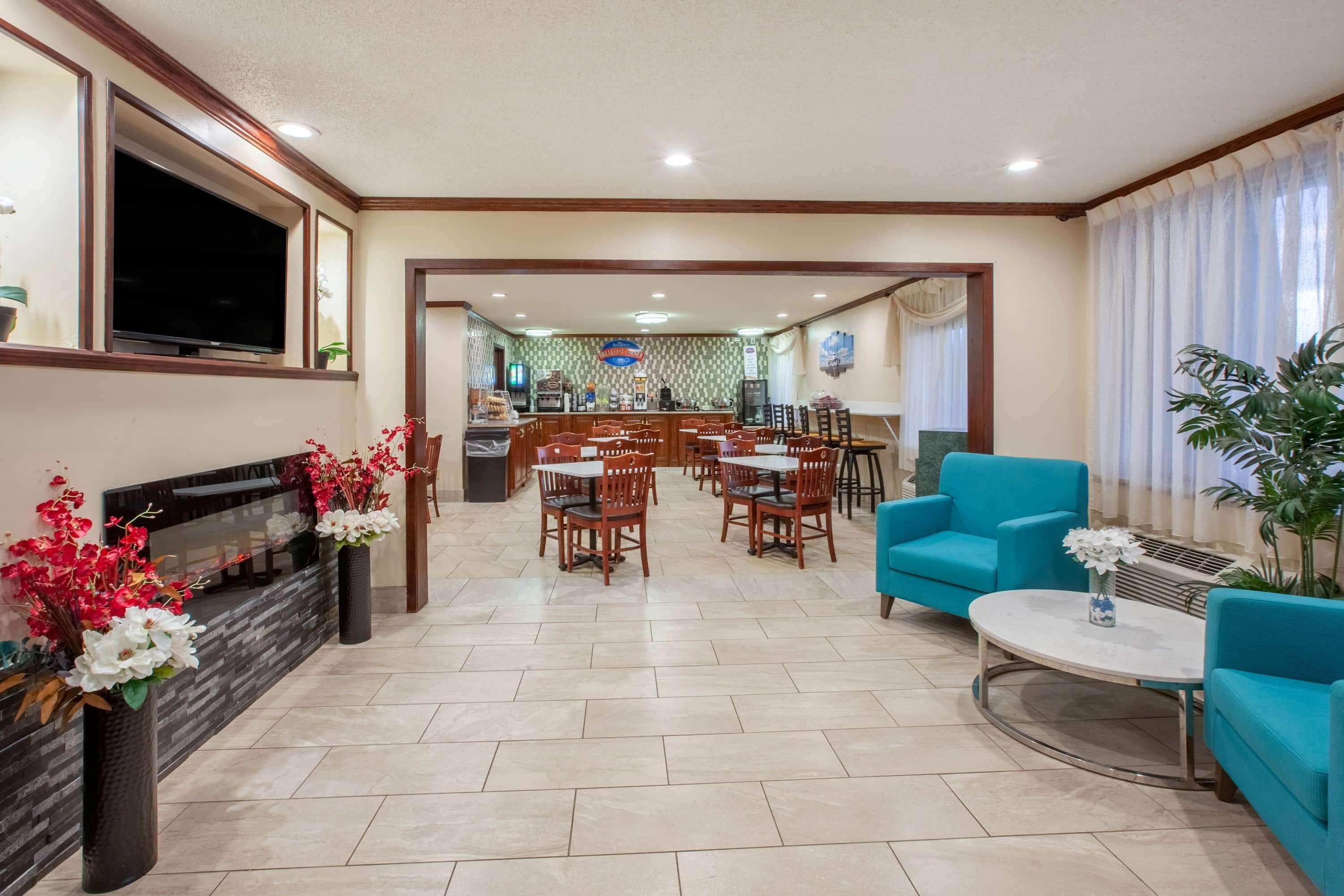 Baymont By Wyndham Grand Rapids Airport Hotel Cascade Екстериор снимка